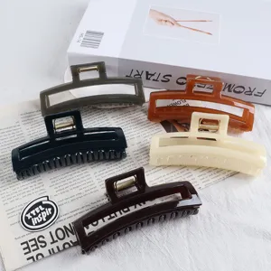 Hohle rechteckige Haarklammern in verschiedenen Farben, Retro minimalistischer Haarschmuck.