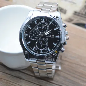 Herren Business Casual Quarz-Uhr mit Stahlarmband, stilvolles Design mit mehreren Zifferblättern.