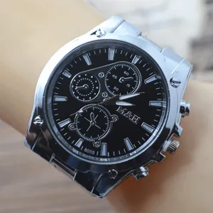 Herren Quarz Edelstahlarmband Uhr Detailansicht mit schwarzem Zifferblatt und Metallgehäuse.