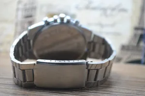 Herren Edelstahl Quarz Uhr klassische Business Freizeit Armbanduhr Detailansicht.