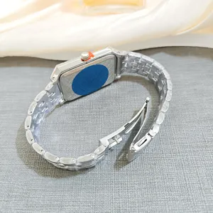 Montre quartz carre pour femme bracelet acier inoxydable style elegant et tendance
