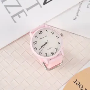 Rosa Quarzuhr für Damen, lässiges Silikonarmband mit großen Ziffern für den Alltag.