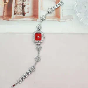 Damen Armbanduhr quadratisches Zifferblatt Strass Blumen Armband Quarz Uhr Stil neu