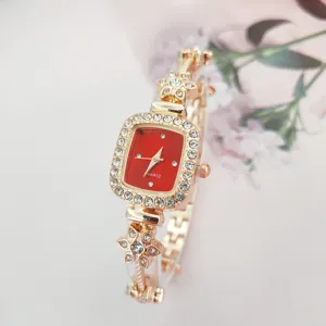 Damen quadratisch rote Zifferblatt Quarzuhr mit glänzenden Strass und Blumen Armband.