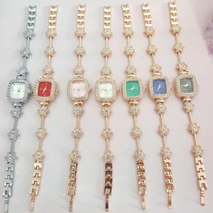 Damen Mode Strass Quadratische Uhr Legierung Blütenblatt Armbanduhr Koreanische Einfache Quarzuhr Für Studenten Damen
