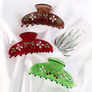 Set di mollette per capelli con ciliegie di cristallo, accessori eleganti in resina.