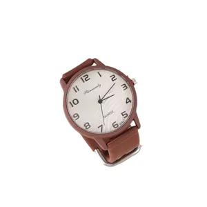 Lässige Mode-Quarzuhr mit braunem Silikonarmband und klarem Zifferblatt mit arabischen Ziffern.