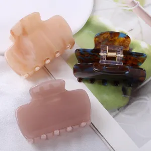 Detailansicht von 6.5cm Acetat Haarklammern, stilvolle minimalistische Haaraccessoires Set.