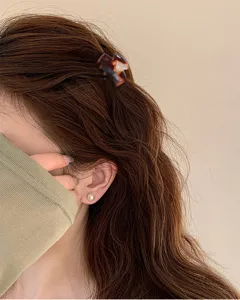 Mini molletta per capelli tartarugata geometrica accessorio capelli elegante quotidiano.