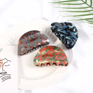 Set di mollette per capelli in acrilico, fermacapelli medio semicerchio con motivo elegante.