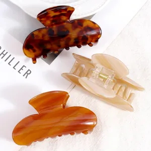 Detailansicht stilvoller Acetat Haarklammern für Damen, elegante Haaraccessoires für den Alltag.