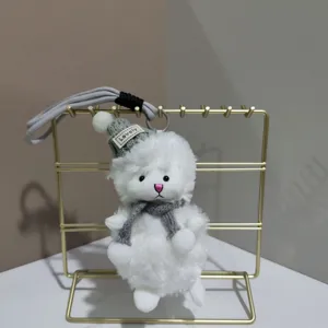 Porte-cles peluche mouton avec bonnet et echarpe, charm de sac mignon pour tous les jours.