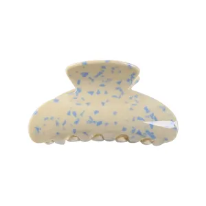 Elegante molletta per capelli in acrilico macchiato di blu, accessorio geometrico.