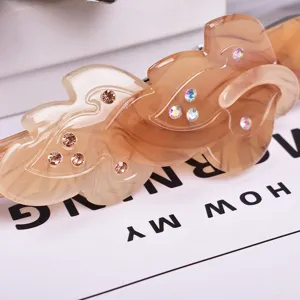 Modische Acryl Haarklammer mit Blumen-Design und glitzernden Strasssteinen für Damen.