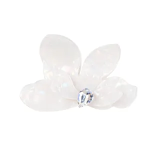 Elegante weiße Blumen Haarklammer mit glitzerndem Strassstein für Damen und Mädchen.