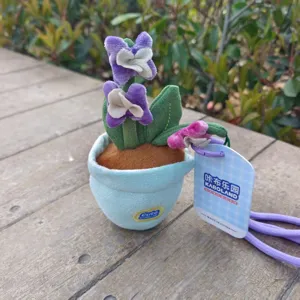 Détail de pendentif fleur en peluche, mignon mini porte-clés jouet de plante sac.