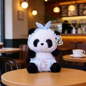 Simpatica bambola di peluche panda con cuffietta blu, morbido regalo di giocattolo.
