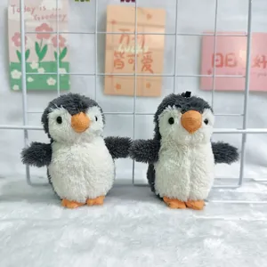 Niedlicher Erdnuss Pinguin Pluesch Anhaenger Schluesselbund weiches Stofftier Spielzeug.