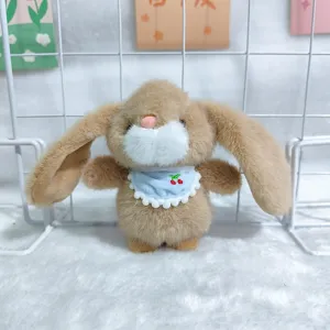 Schattige pluche konijnen hanger met kersen slabbertje, zacht knuffel tasaccessoire.