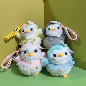 Simpatico portachiavi pinguino in peluche con gonna di pizzo, morbido ciondolo borsa.