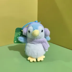 Simpatico giocattolo in peluche pinguino con paraorecchie sciarpa portachiavi bambola animale
