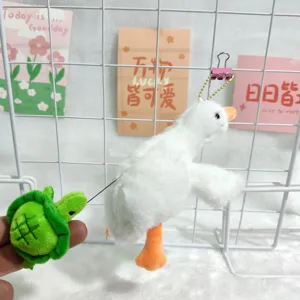Süßer Plüsch weißer Ente Anhänger Tasche Charm mit Schildkröte Spielzeug weiches Kuscheltier.