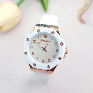 Orologio al Quarzo da Donna Moda Cinturino in Similpelle Motivo a Cuore Quadrante Rotondo Lunetta Ottagonale Orologio da Polso Analogico da Donna Casual