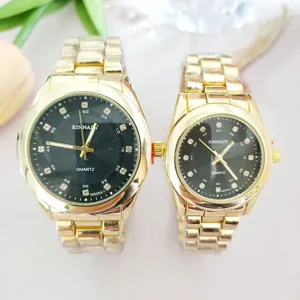 Luxury couple quartz watch set with gold stainless steel strap and diamond dial for adult