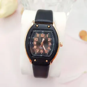 Damen Quarz Uhr Tonnen Zifferblatt Roségold Gehäuse schwarzes Armband Detailansicht