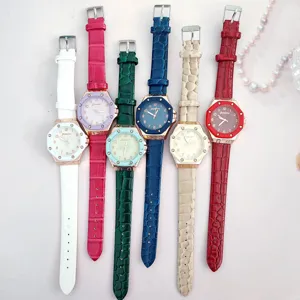 Orologio da donna al quarzo elegante con cinturino in pelle, orologio casual colorato moda.