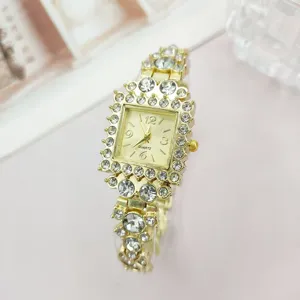 Elegante orologio donna quarzo quadrato strass oro con dettagli bracciale diamante scintillante.