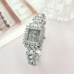 Orologio da polso donna quadrato con strass argento primo piano dettagliato, design elegante.