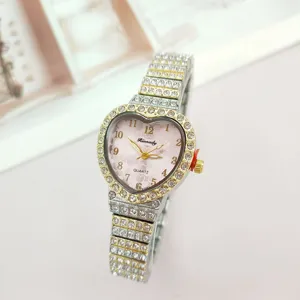 Mode Luxus Legierung Strass Herzform Quarz Armbanduhr Elegant Funkelnd Bling Armbanduhr Für Damen Party Geschenk Schmuck