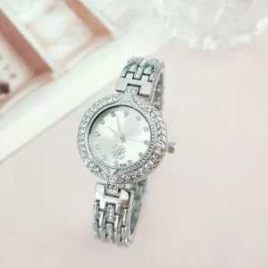 Silberne Strass Damen Quarzuhr mit Stahlarmband und eleganten Zifferblatt Details.