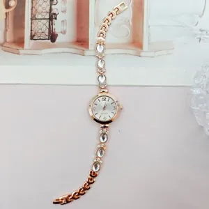Roségold Damen Quarzuhr mit Kristall Strass Armband elegante Mode Damenuhr Armbanduhr
