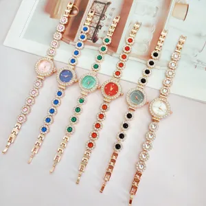 Elegante Damen Quarzuhr Set mit Strass Lünette und Kristall Armband, modisches Design.