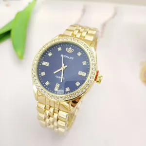 Orologio al quarzo elegante con strass e cinturino in acciaio, orologio dorato da donna.