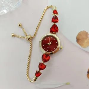 Gold Quarz Uhr rotes Herz Strass Schiebe Kette Detail schicke ästhetische Zubehör