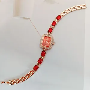 Orologio donna quarzo elegante quadrante strass rettangolare bracciale cristallo rosso