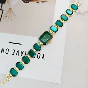 Modische grüne Kristallstein Quarz-Uhr Luxus Damen Armbanduhr elegante Geschenk Detailansicht