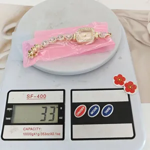 Damen Quarzuhr quadratisch Strass Kristall Luxus Armbanduhr Detailbild 33g Gewicht