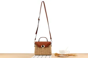 Geflochtene Stroh Umhängetasche für Damen, elegante Henkeltasche für Urlaub und Alltag.