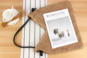 Bolso de hombro triangular de paja para mujer, gran bolso de playa elegante para verano.