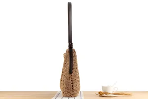 Sac bandoulière en paille fait main avec lanière en cuir marron, sac cabas tissé d'été.