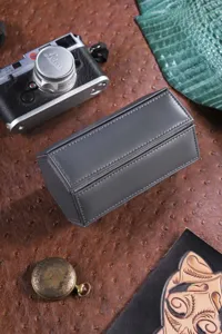 Grijs zeshoekig horloge opbergdoos detail, draagbare horloge organizer met fijne stiksels