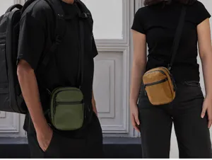 Mini borsa a tracolla impermeabile in nylon, borsello da petto funzionale per sport all'aperto.
