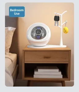 Automatischer Uhrenbeweger für mechanische Uhren mit Schlüsselhalter moderner Schlafzimmer Stil