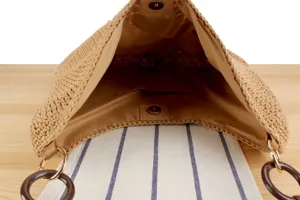 Borsa a tracolla in paglia intrecciata artigianale con manici ad anello per vacanze al mare