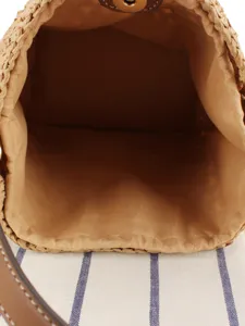 Χειροποίητη τσάντα καλάθι από άχυρο με υφασμάτινη επένδυση και δερμάτινες λεπτομέρειες.