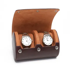 Detail van bruine lederen horloge etui met twee vakken en zachte binnenkant voor horloges.
